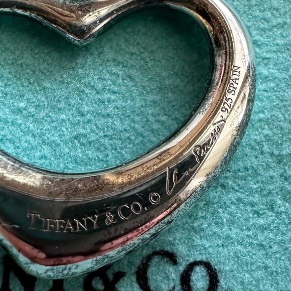 Tiffany & Co Elsa Peretti Open Heart Pendant in medium (22mm) - Picture 7 of 12